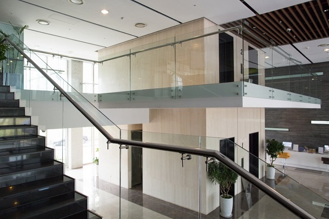 almunium and glass (2)